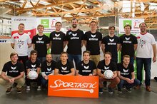 Gastgeber Viktor Sigl, Ober�sterreichs Sportlandesrat mit den Faustballern